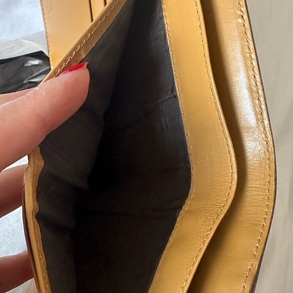 Gucci Small Canvas with  gold hardware , box and store card included - Picture 8 of 10